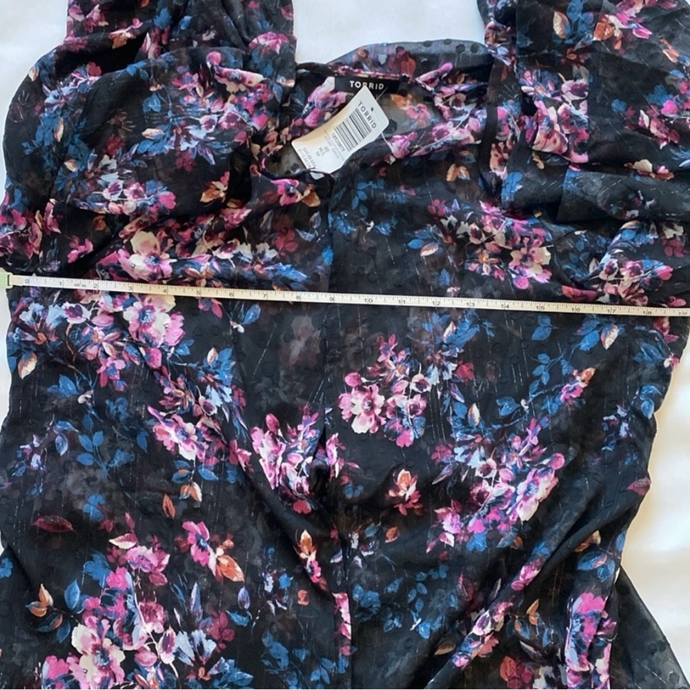 Torrid Ruffle Sleeve Kimono - Black Floral - Women's Size M/L - Picture 4 of 6